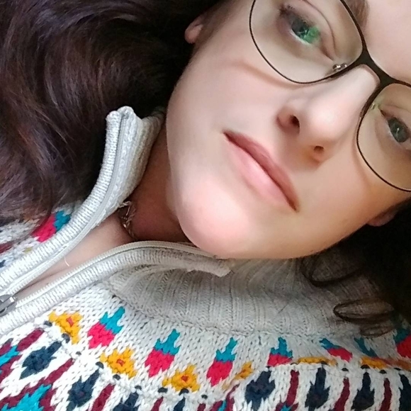 Meet your Posher, Erika - Picture 1 of 1